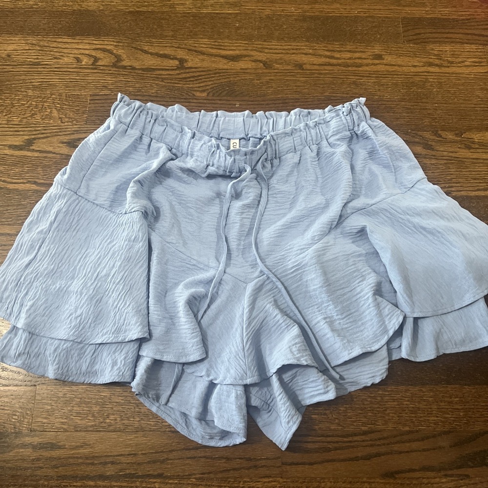 Cueply soft ruffle light blue shorts- Size 2XL